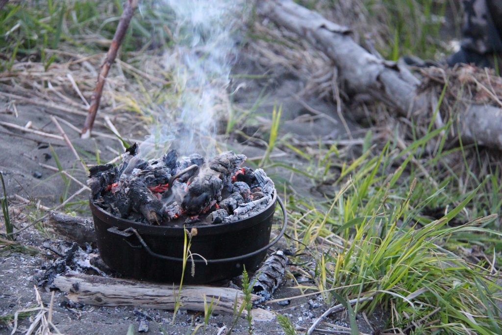 gastronomie épicurien dutch oven expédition canot kayak excursion