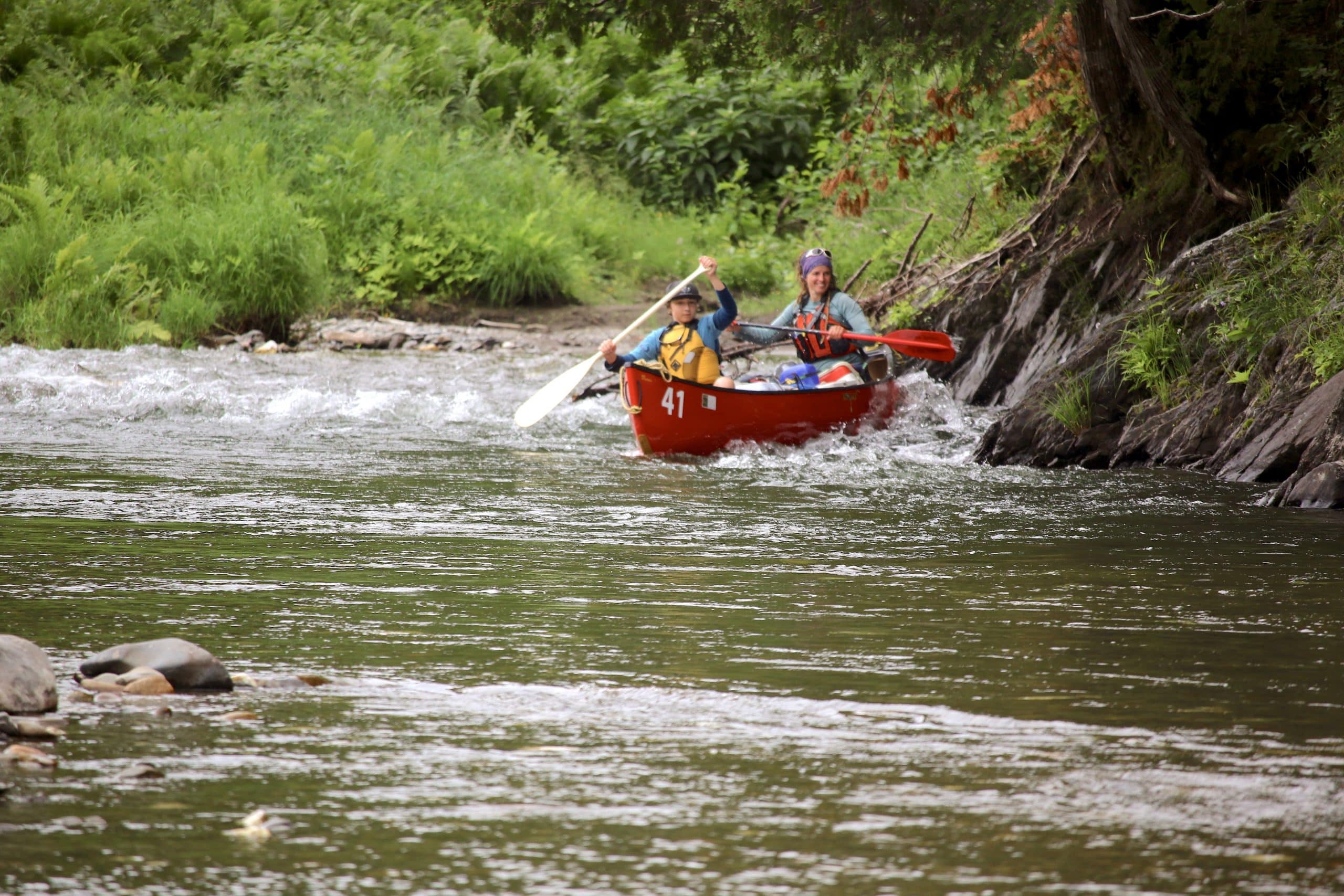 Canot sur la rivière Patapédia, proche du village de Matapédia (Gaspésie)